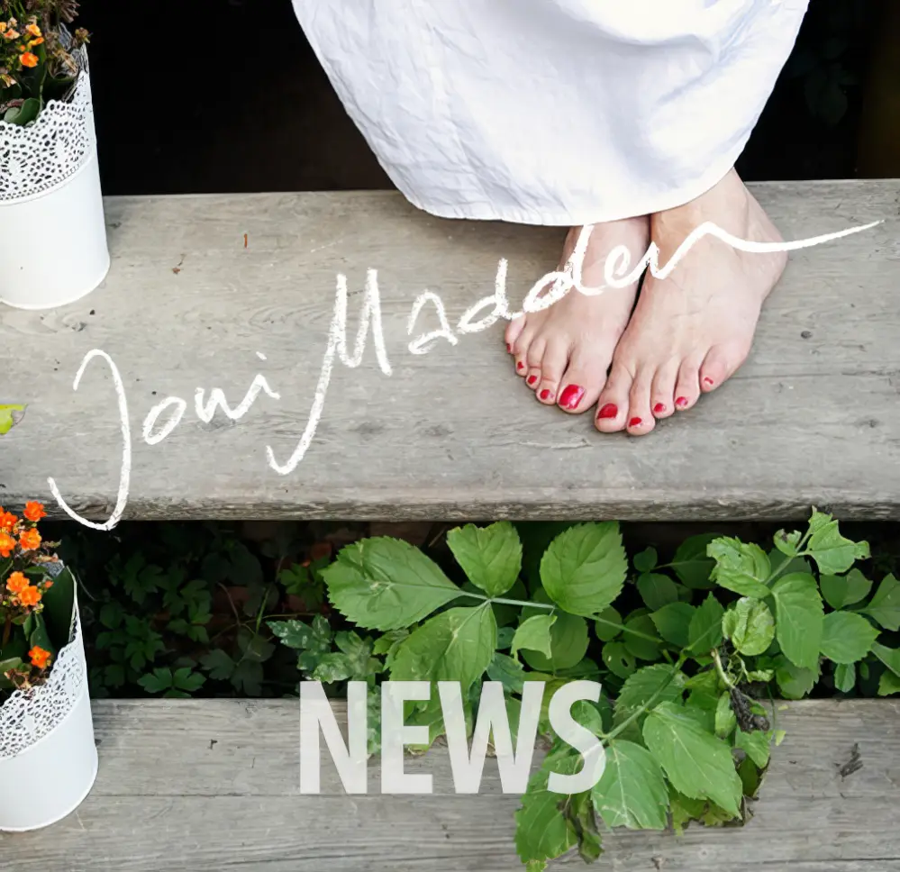 Füße von Joni Madden